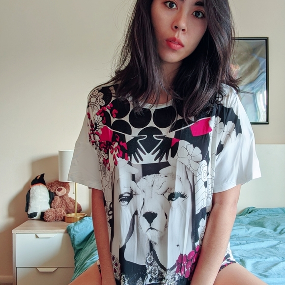 NWT! Liu Jo sequin tee - Picture 3 of 4